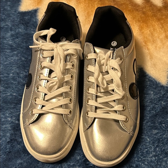 Disney White and Black Sneakers - Picture 3 of 5